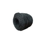 Rollo industrial de rafia negra calibre 25 de 4.5 kg para amarres de carga pesada.